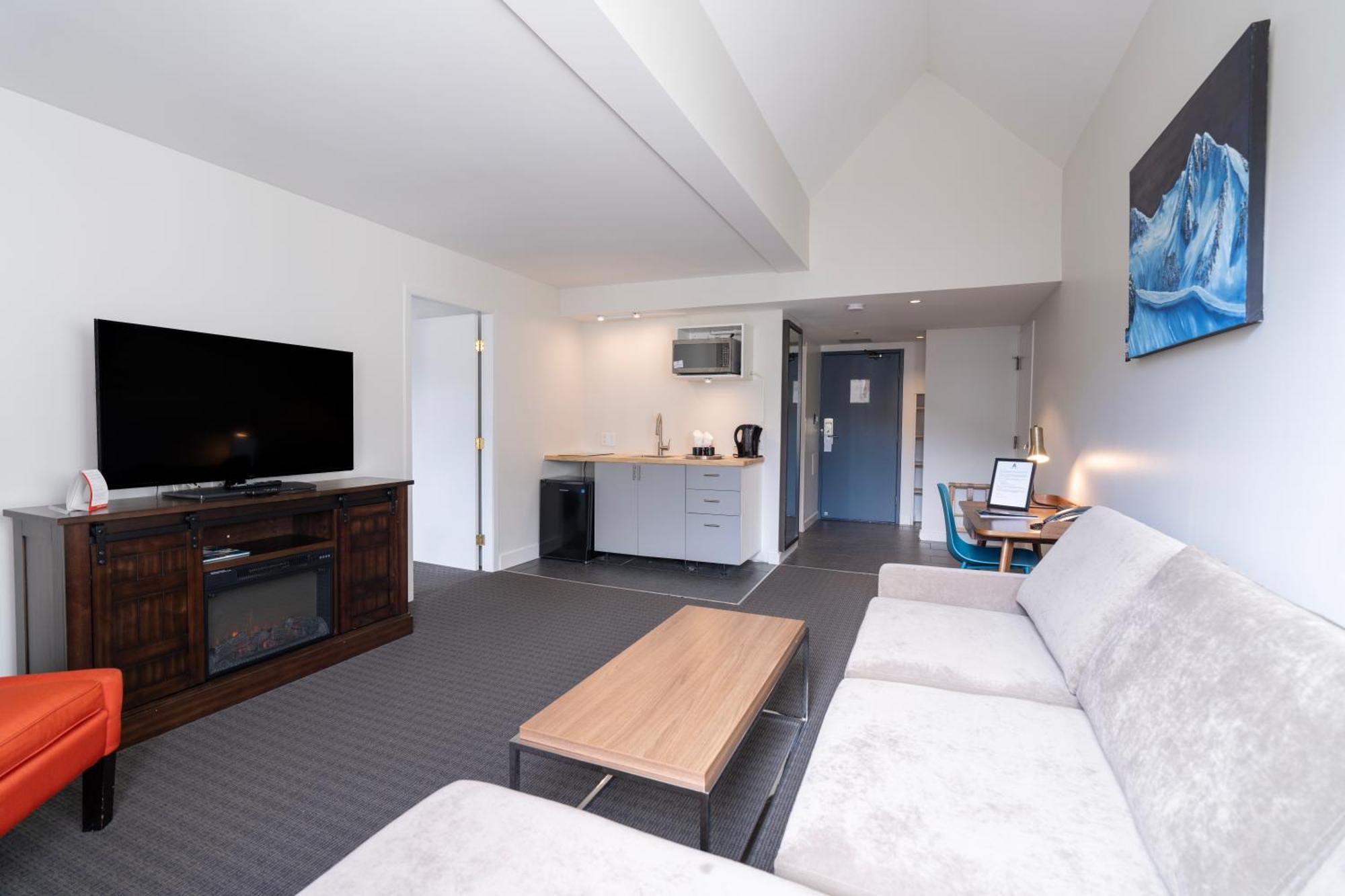 One-Bedroom Suite